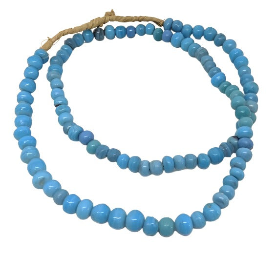 Glass bead strand