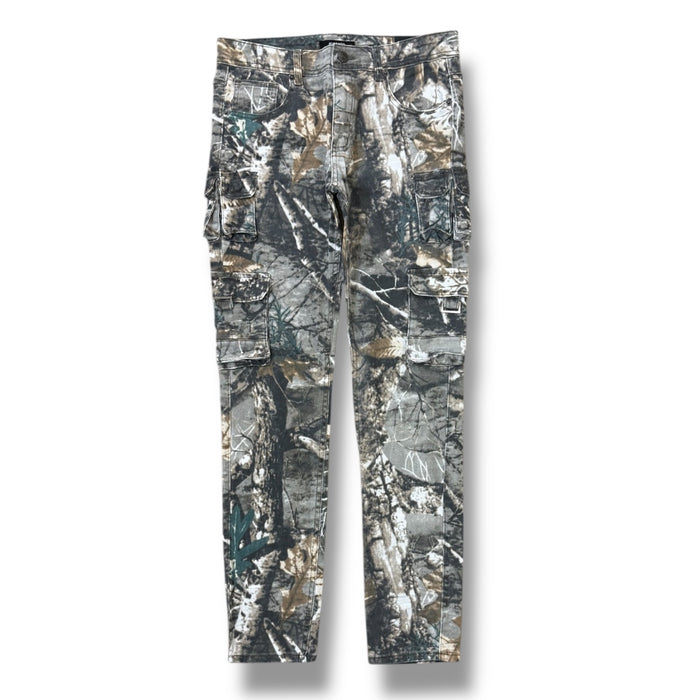KIND RED essential camo skinny denim pants in European camo pattern, slim fit design, shown on a model.